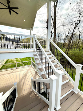 PVC deck with black aluminium railings